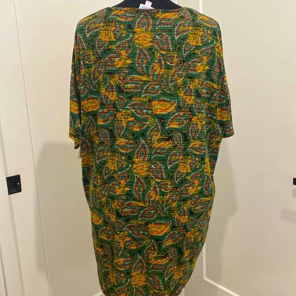 NWT Feather Print Oversized High Low Irma Tunic | Size S - Picture 8 of 11